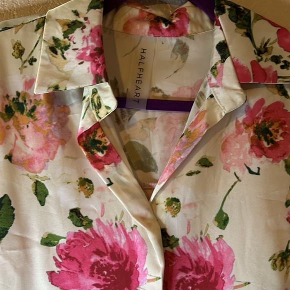 Button up blouse - Picture 2 of 6